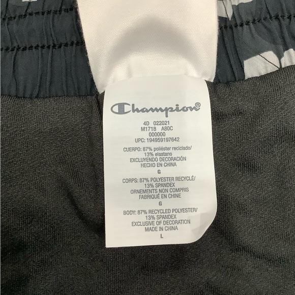 Women's Champion Large 12 - 14 Shorts Sport Camo Activewear Athletic Active New - Picture 8 of 13